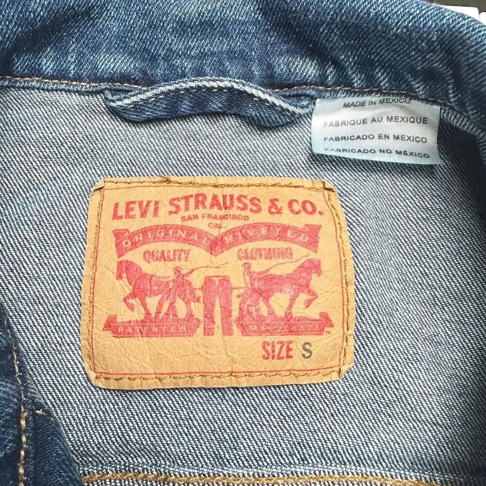 Levi’s | Women | Classic Blue Distressed Work Denim Jean Jacket | Size Small